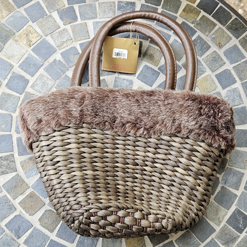 Bath And Body Works Brown Wicker Faux Fur Trimmed Woven Tote Bag - Picture 2 of 4